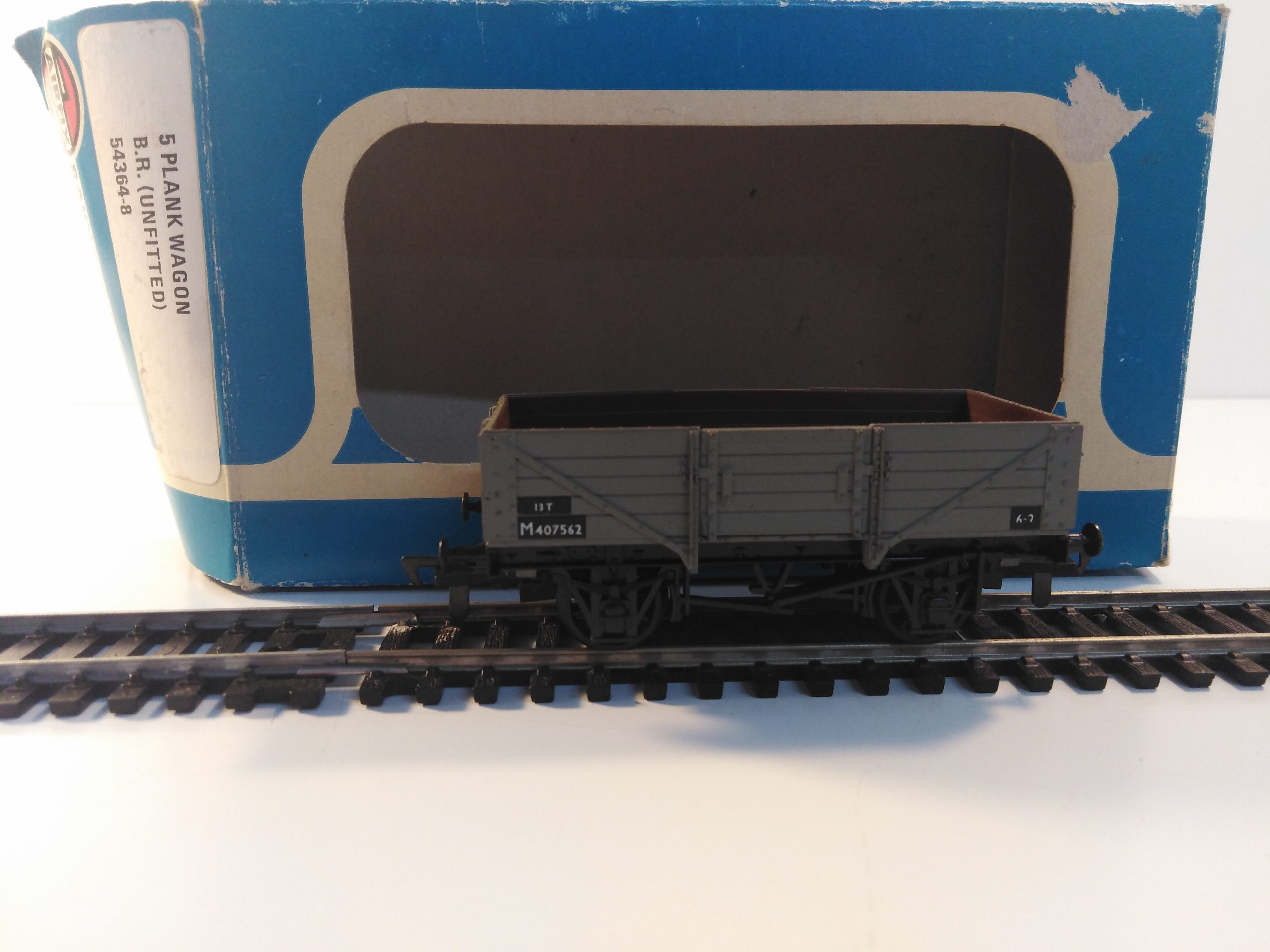 Boxed 54364-8 Airfix Railway System 00 Scale  5-Plank Wagon B.R 