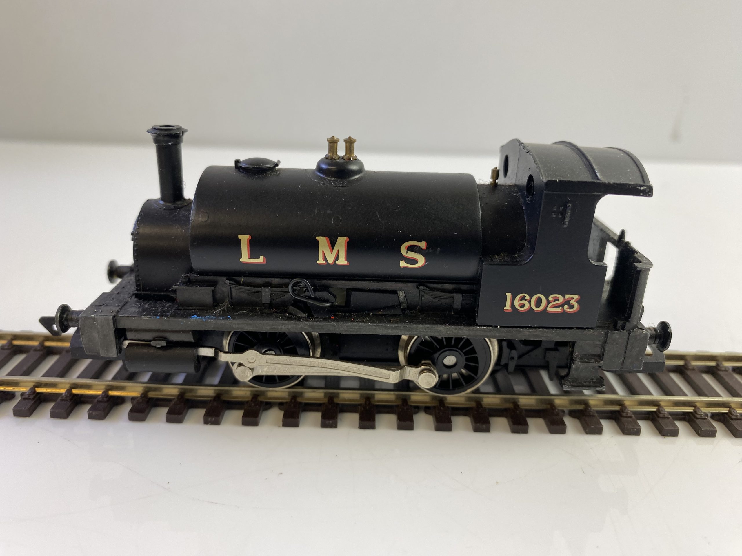 Hornby R300 LMS Black Class 0F Pug 16023 - Rocket Railways
