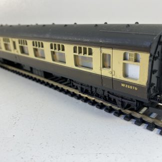 Lima BR Corridor Coach W26070 in BR Chocolate and Cream OO Gauge